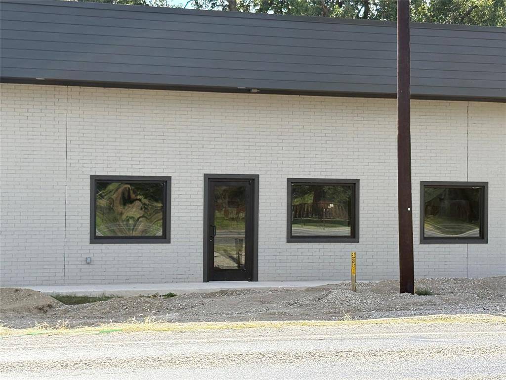 Whitesboro, TX 76273,27790 State Highway 56 #B