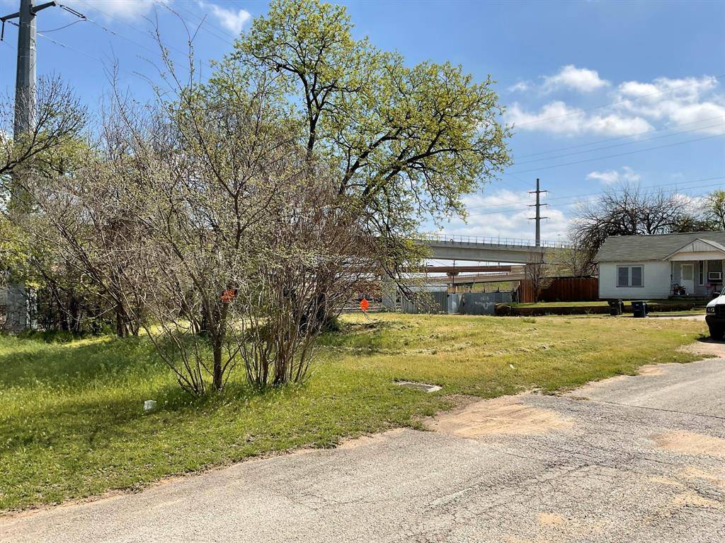 Fort Worth, TX 76102,1515 E Peach Street