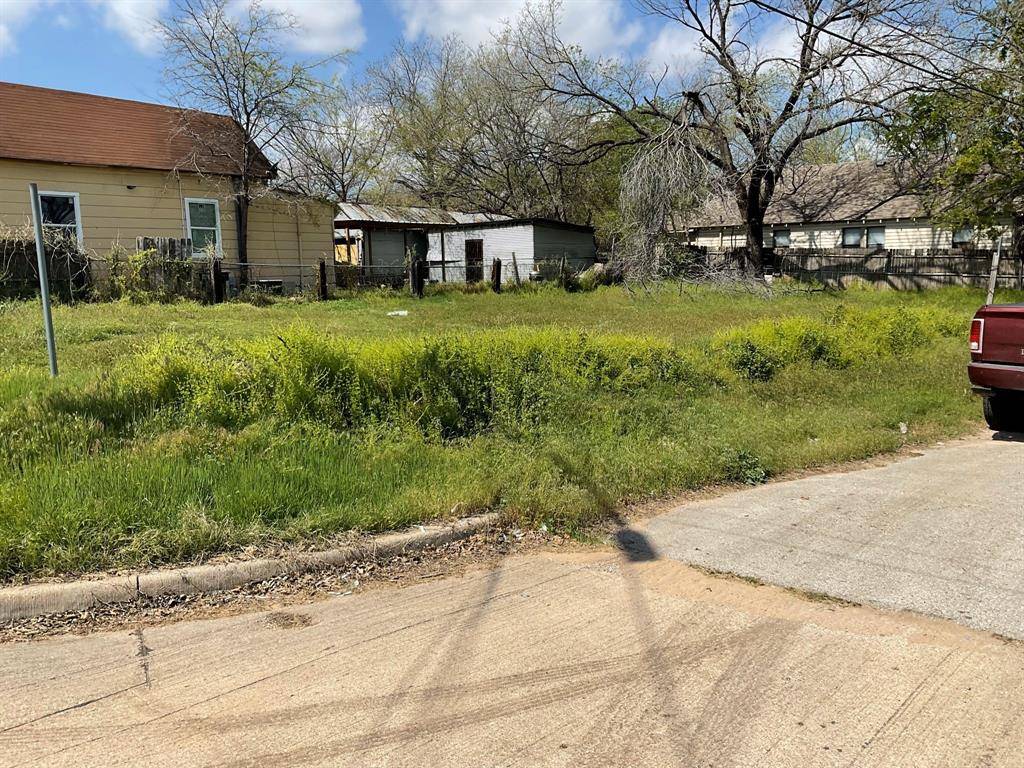 Fort Worth, TX 76102,1515 E Peach Street