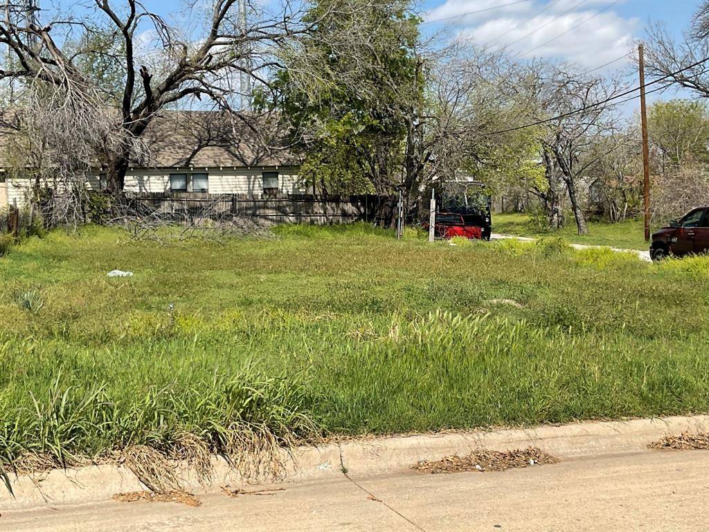 Fort Worth, TX 76102,1515 E Peach Street