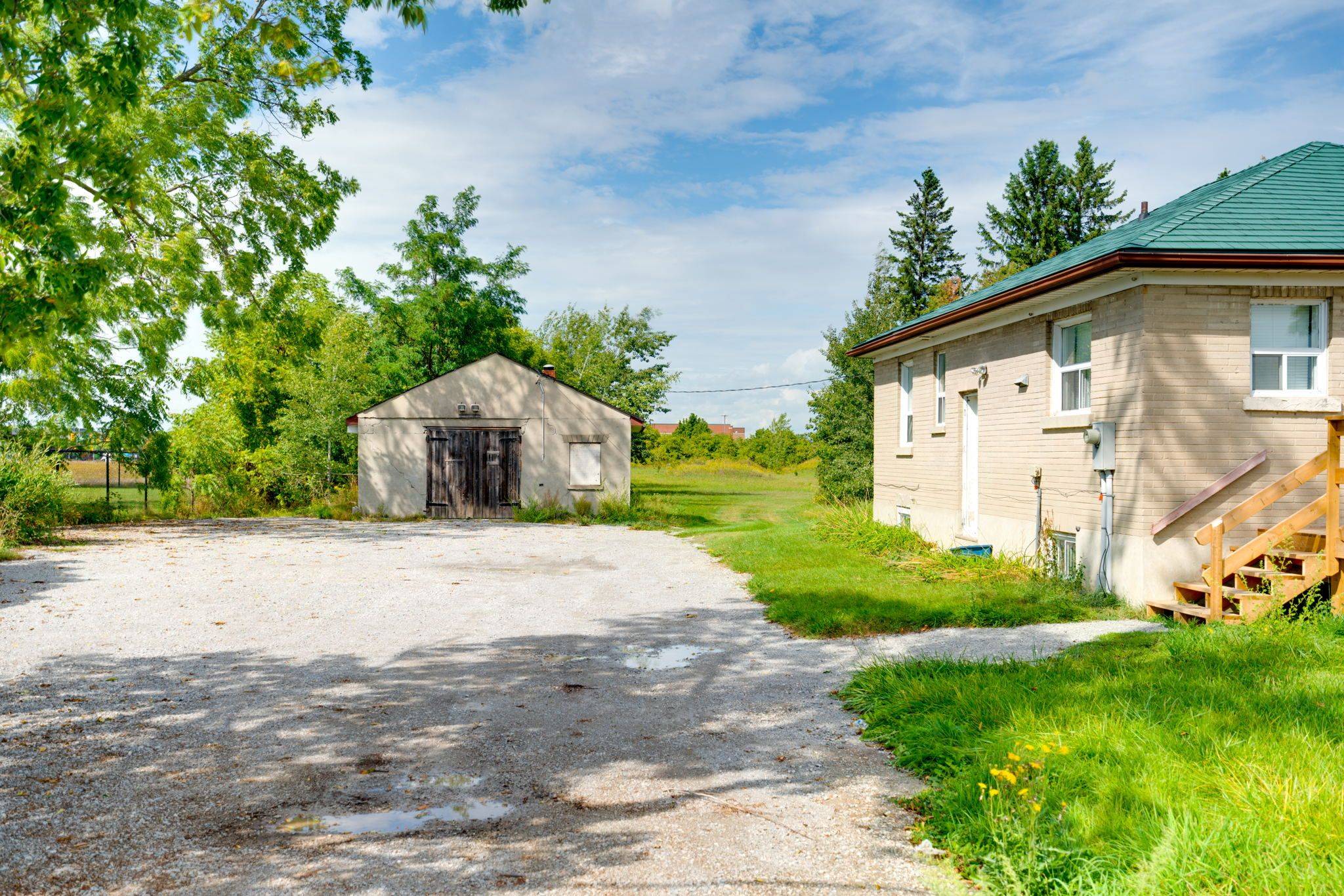 Ajax, ON L1T 4V2,154 Rossland RD E