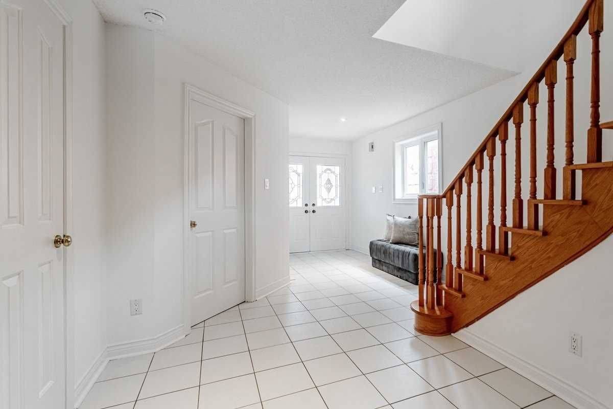 Richmond Hill, ON L4S 1H6,87 Woodriver ST