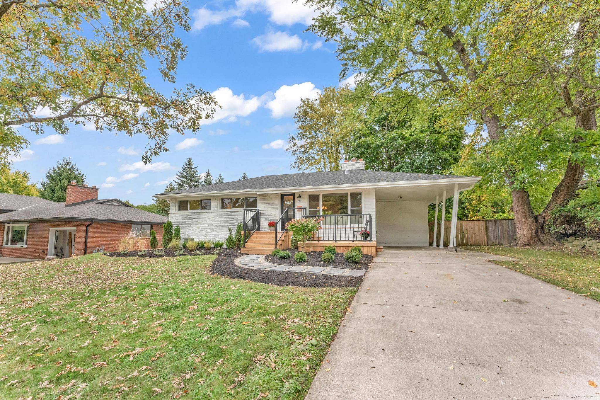 Hamilton, ON L9G 3B7,95 Seneca DR