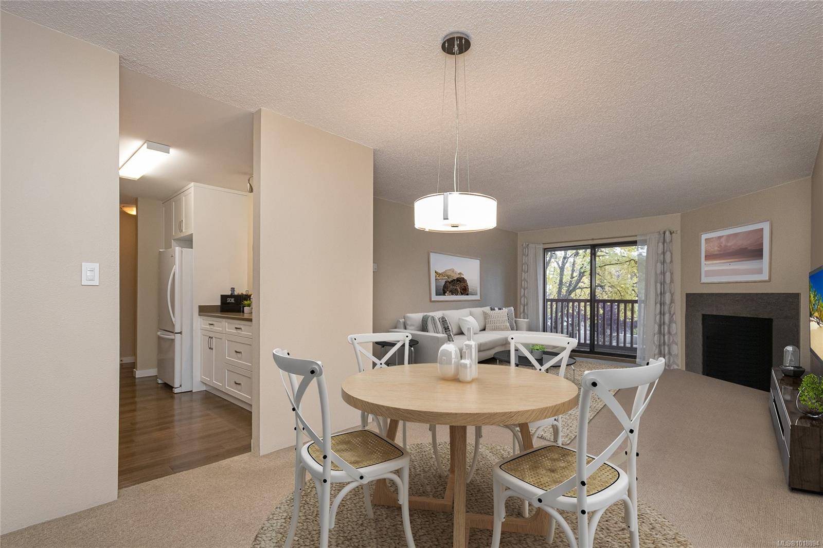 Saanich, BC V8X 1E5,3255 Glasgow Ave #208