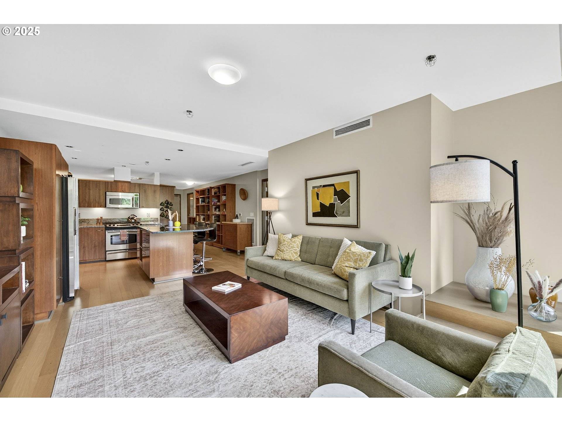 Portland, OR 97205,1221 SW 10TH AVE #306