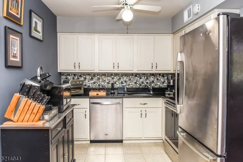 Stanhope Boro, NJ 07874,2003A Stonegate Ln