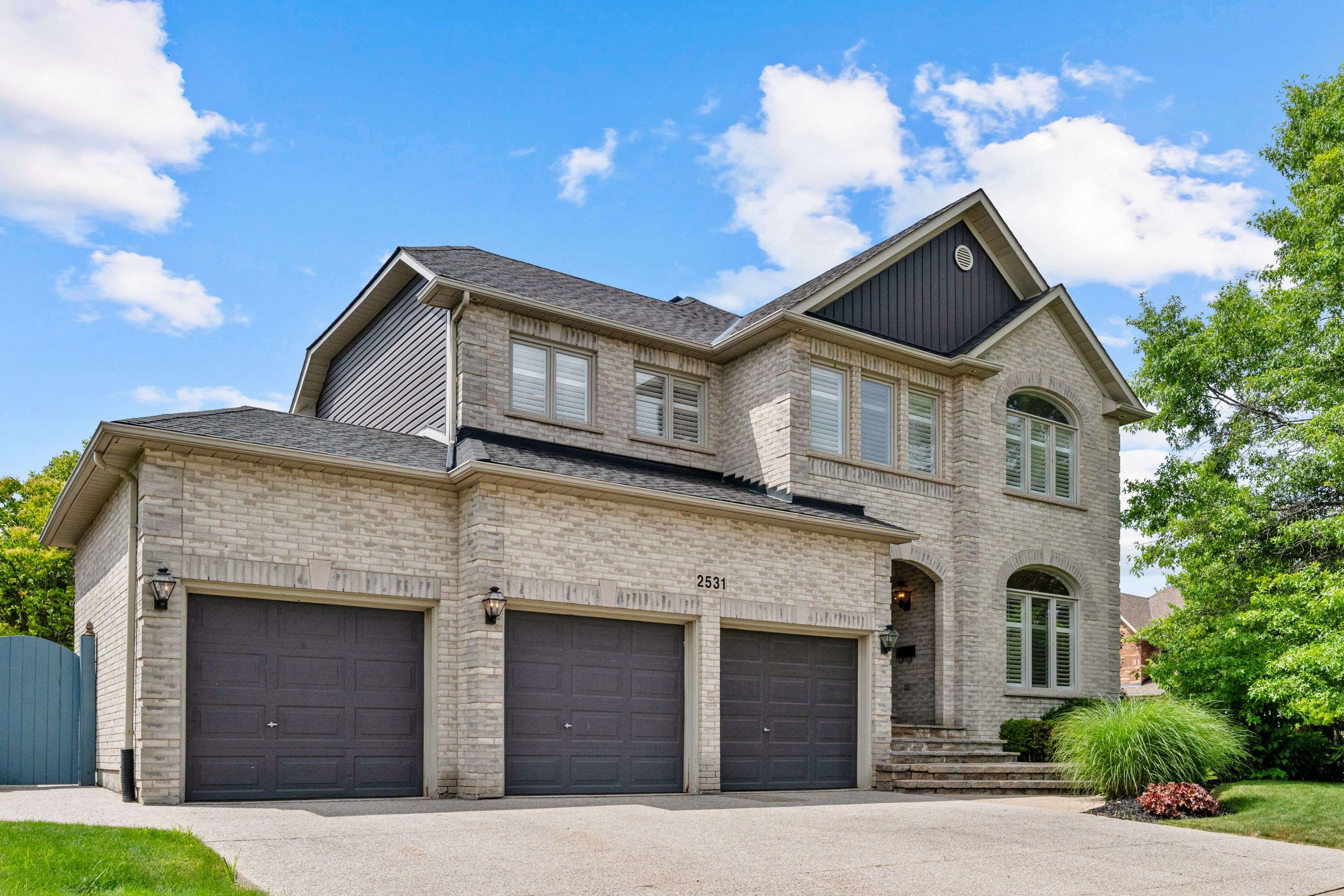 Burlington, ON L7M 4T5,2531 Hogan CT