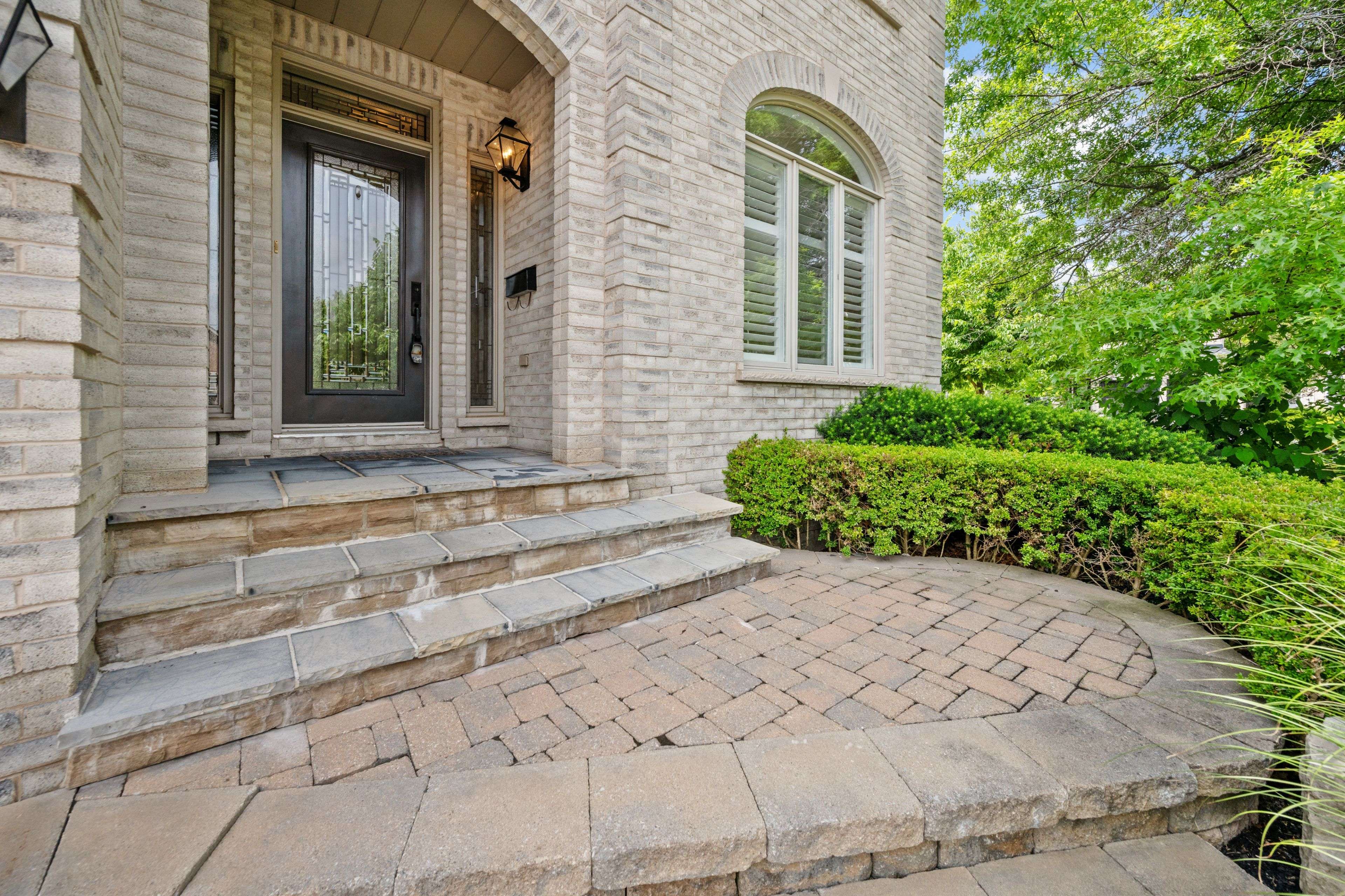 Burlington, ON L7M 4T5,2531 Hogan CT