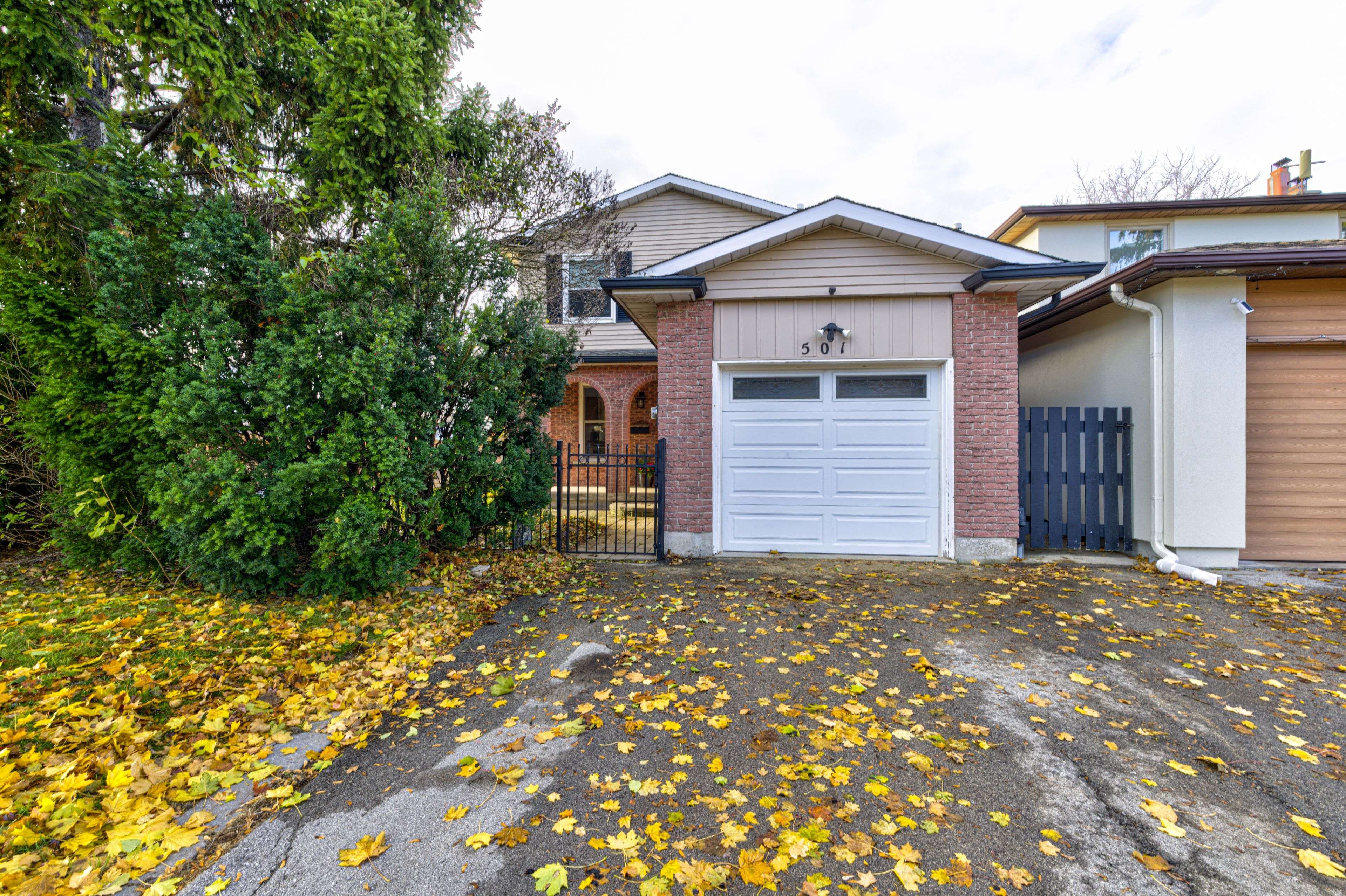 Milton, ON L9T 4A7,501 Beaver CT