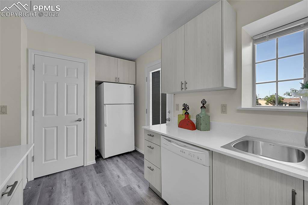 Colorado Springs, CO 80919,6737 Overland DR