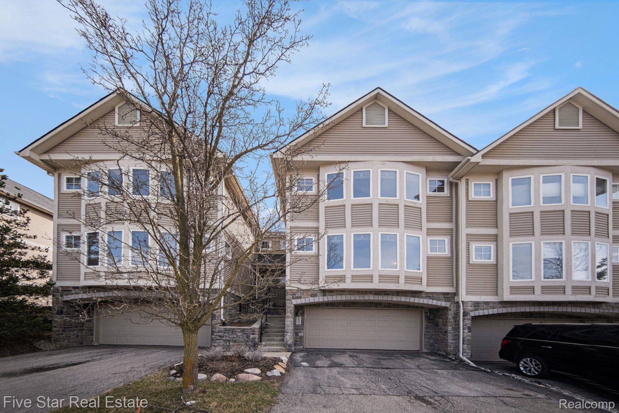 Saline, MI 48176,253 OLD CREEK DR