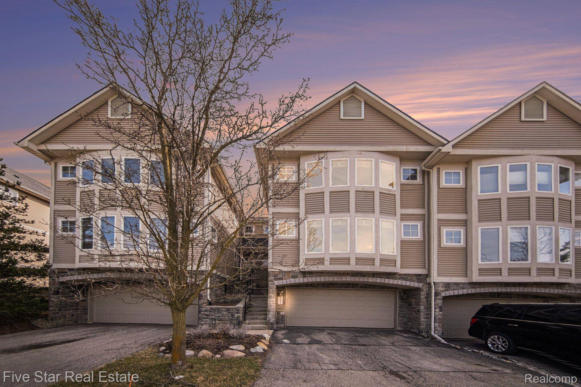 Saline, MI 48176,253 OLD CREEK DR