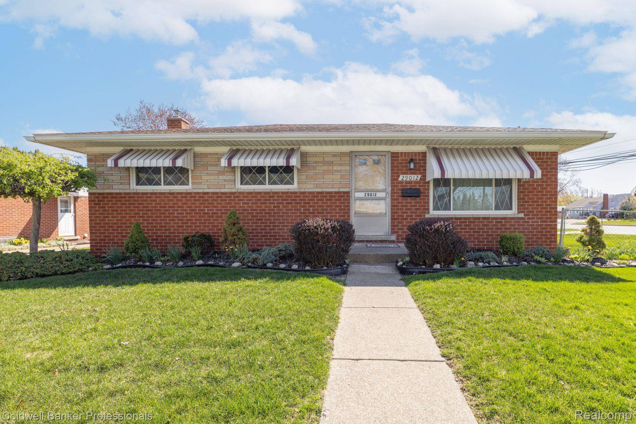 Warren, MI 48092,29012 RED MAPLE DR