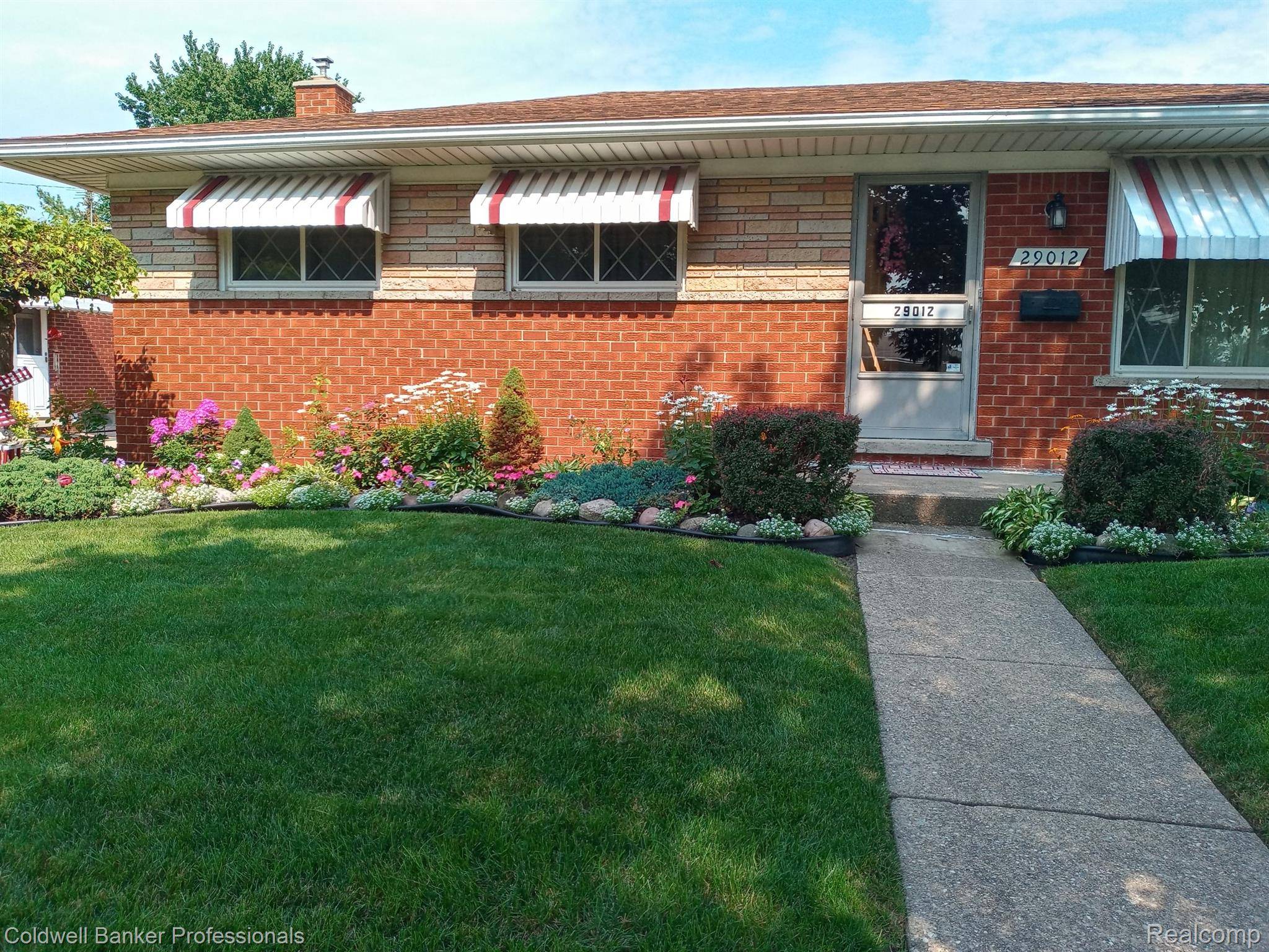 Warren, MI 48092,29012 RED MAPLE DR