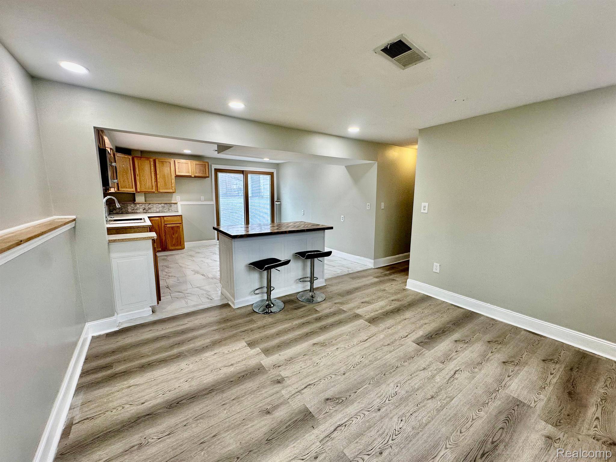 Inkster, MI 48141,26309 PENN ST