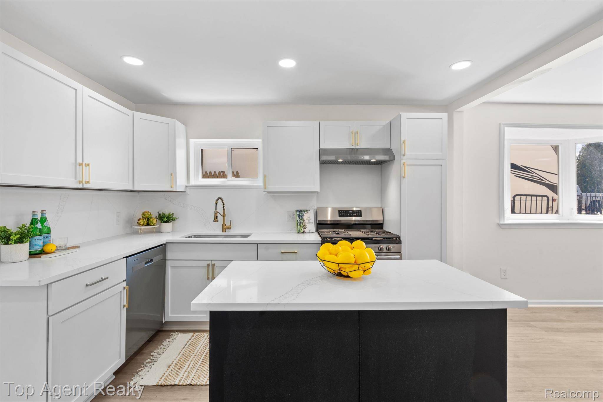 Clinton Township, MI 48035,23489 Talbot ST