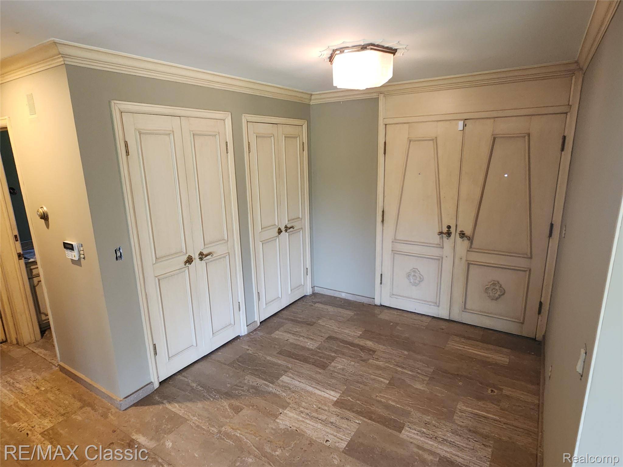 Farmington Hills, MI 48334,31126 FRANKLIN FAIRWAY ST