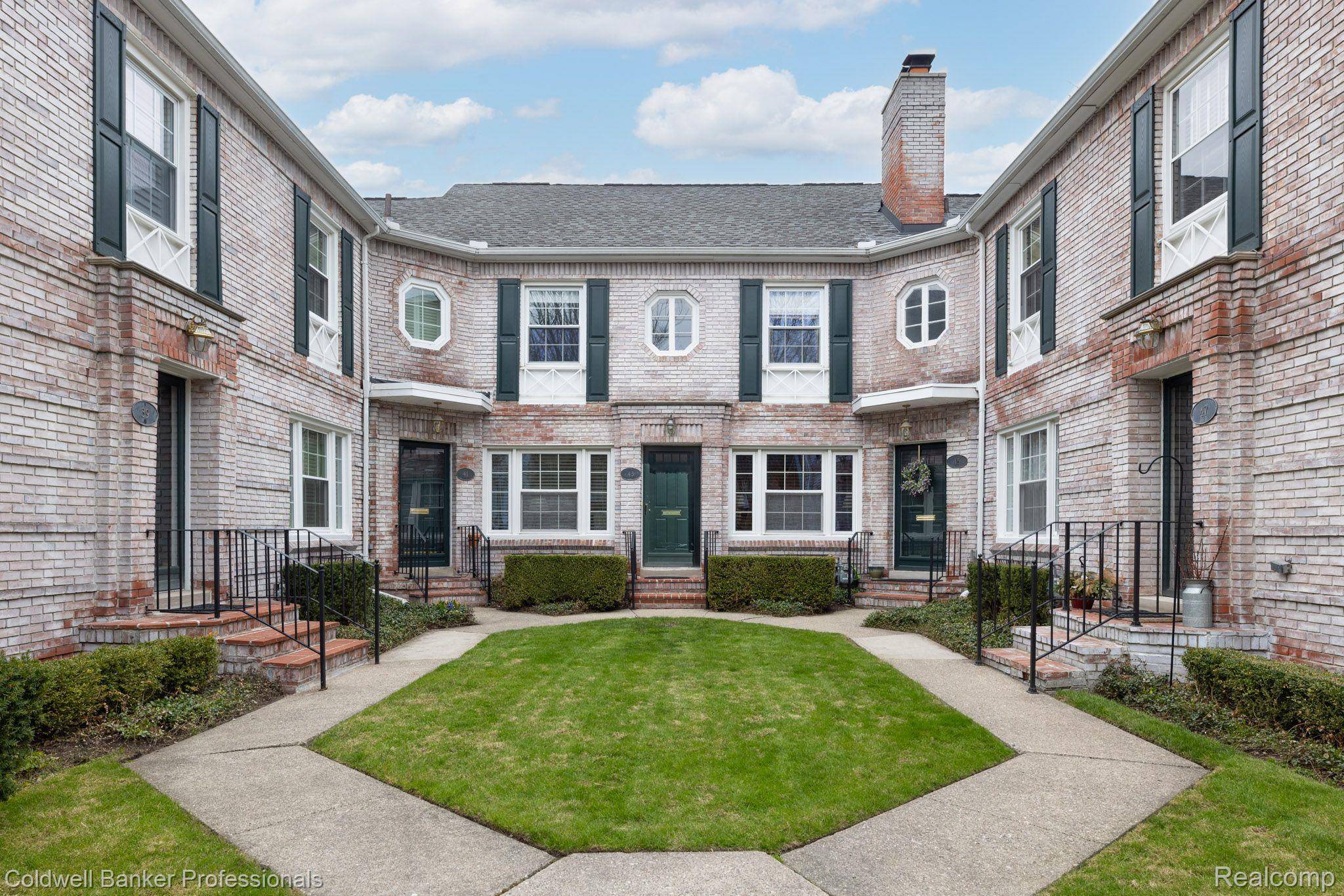 Grosse Pointe, MI 48230,43 CRANFORD LN