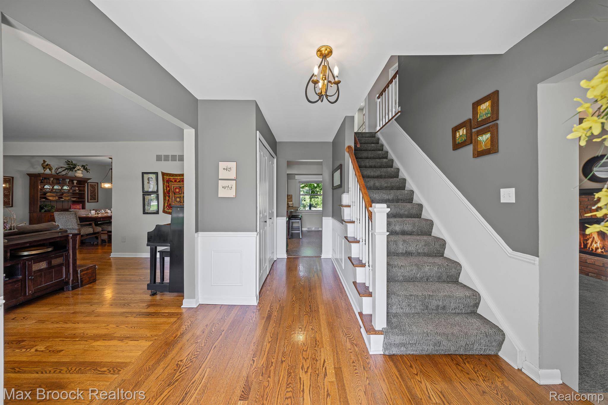 Farmington Hills, MI 48334,29884 FOX GROVE RD