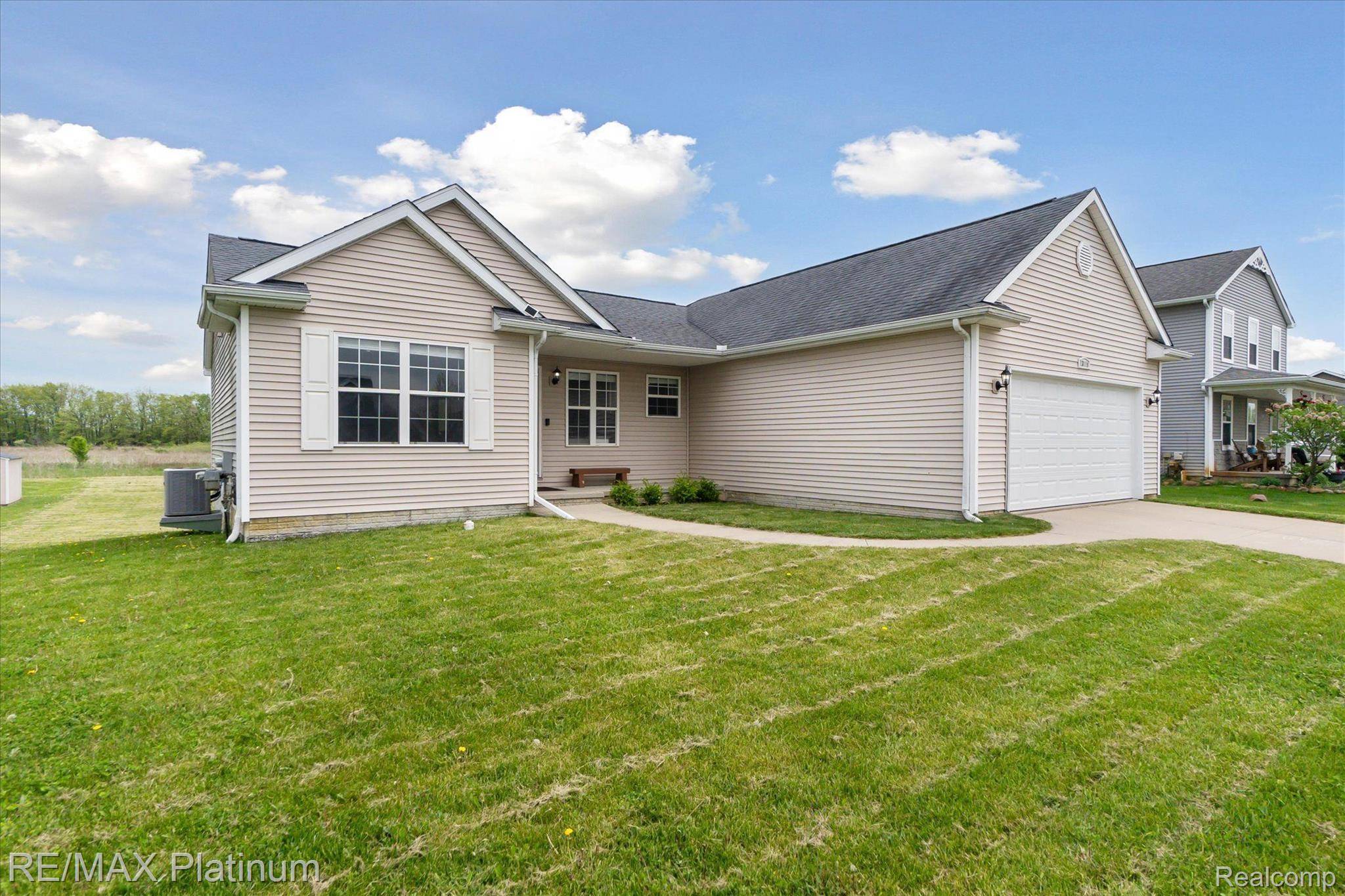 Linden, MI 48451,13119 RIVER ROCK PASS