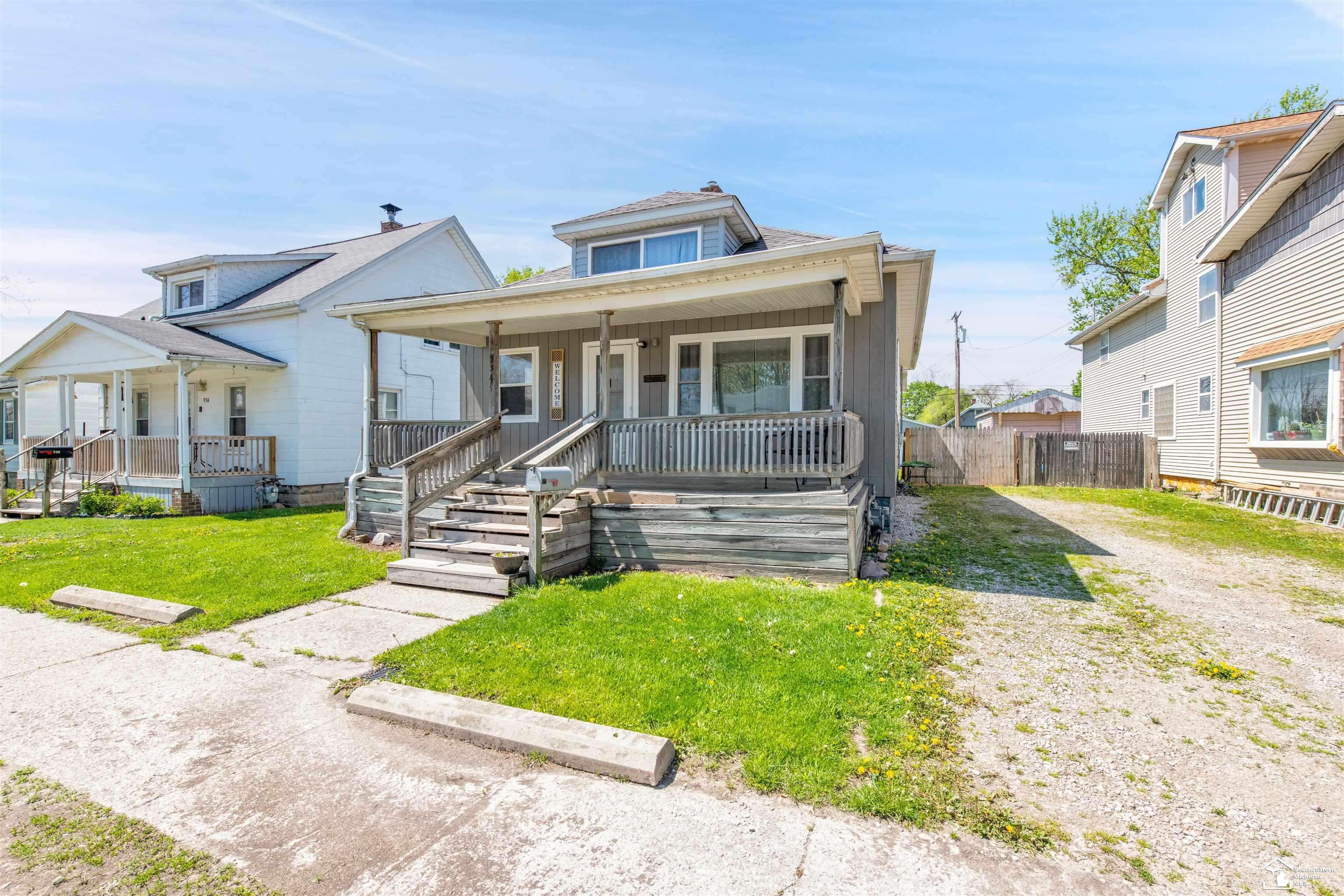 MI 48161,934 Smith ST