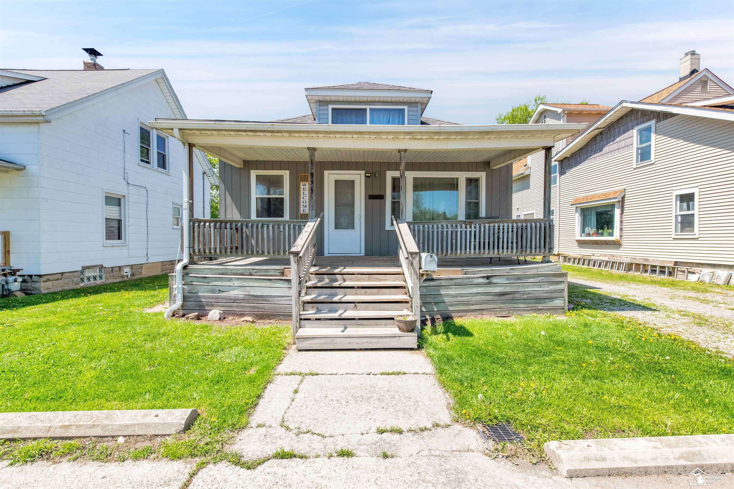 MI 48161,934 Smith ST