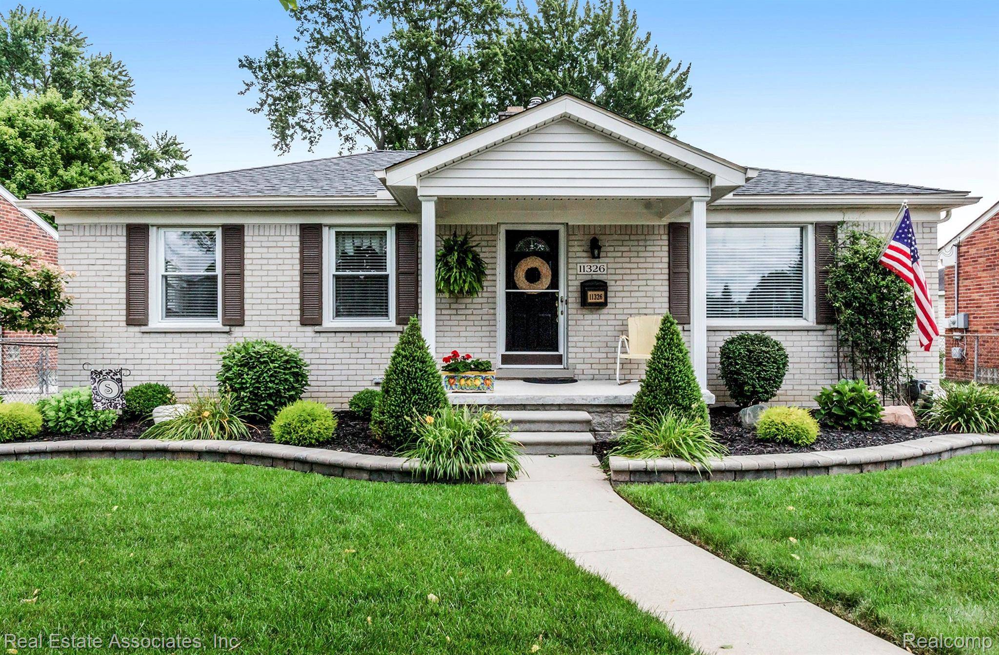 Livonia, MI 48150,11326 Loveland ST