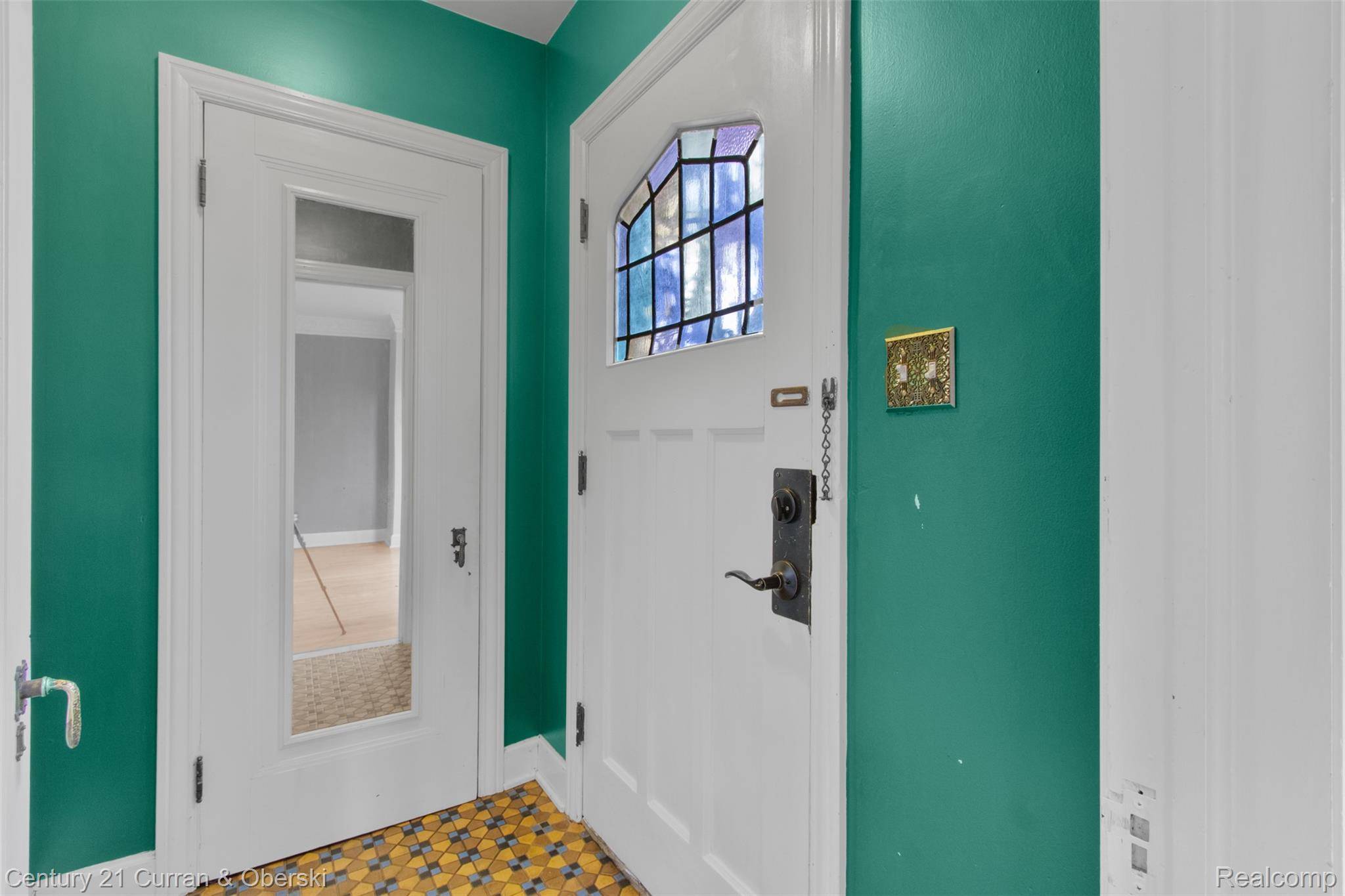 Detroit, MI 48221,18940 PENNINGTON DR