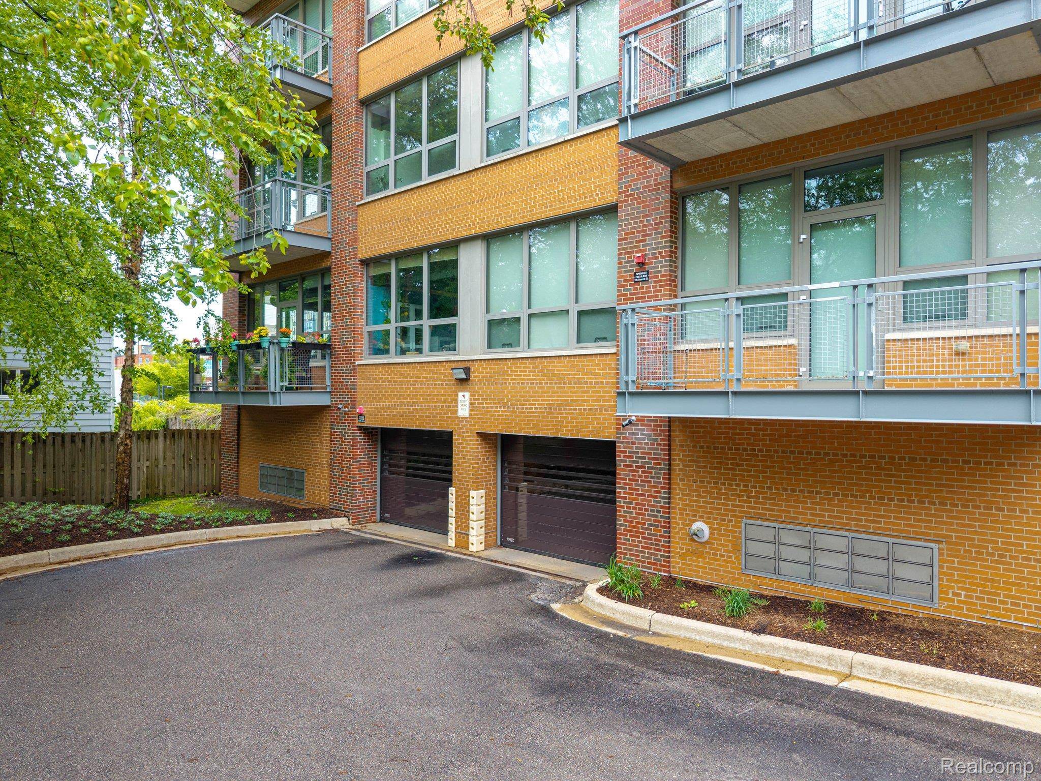 Ann Arbor, MI 48103,315 2nd ST #403