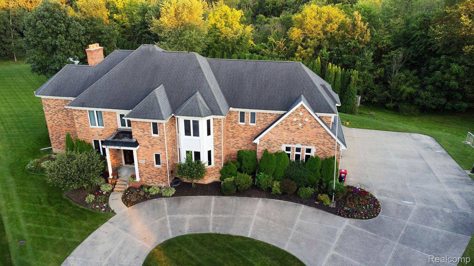 Clinton Township, MI 48038,20465 SAINT LAURENCE DR