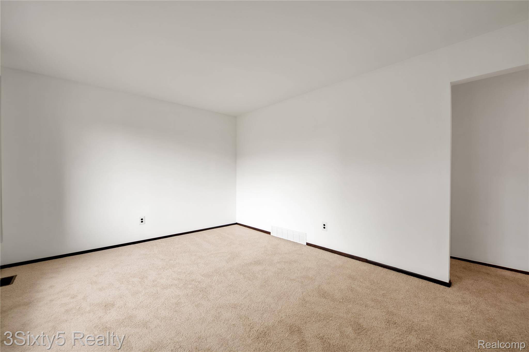 Rockwood, MI 48173,30572 S Gibraltar RD