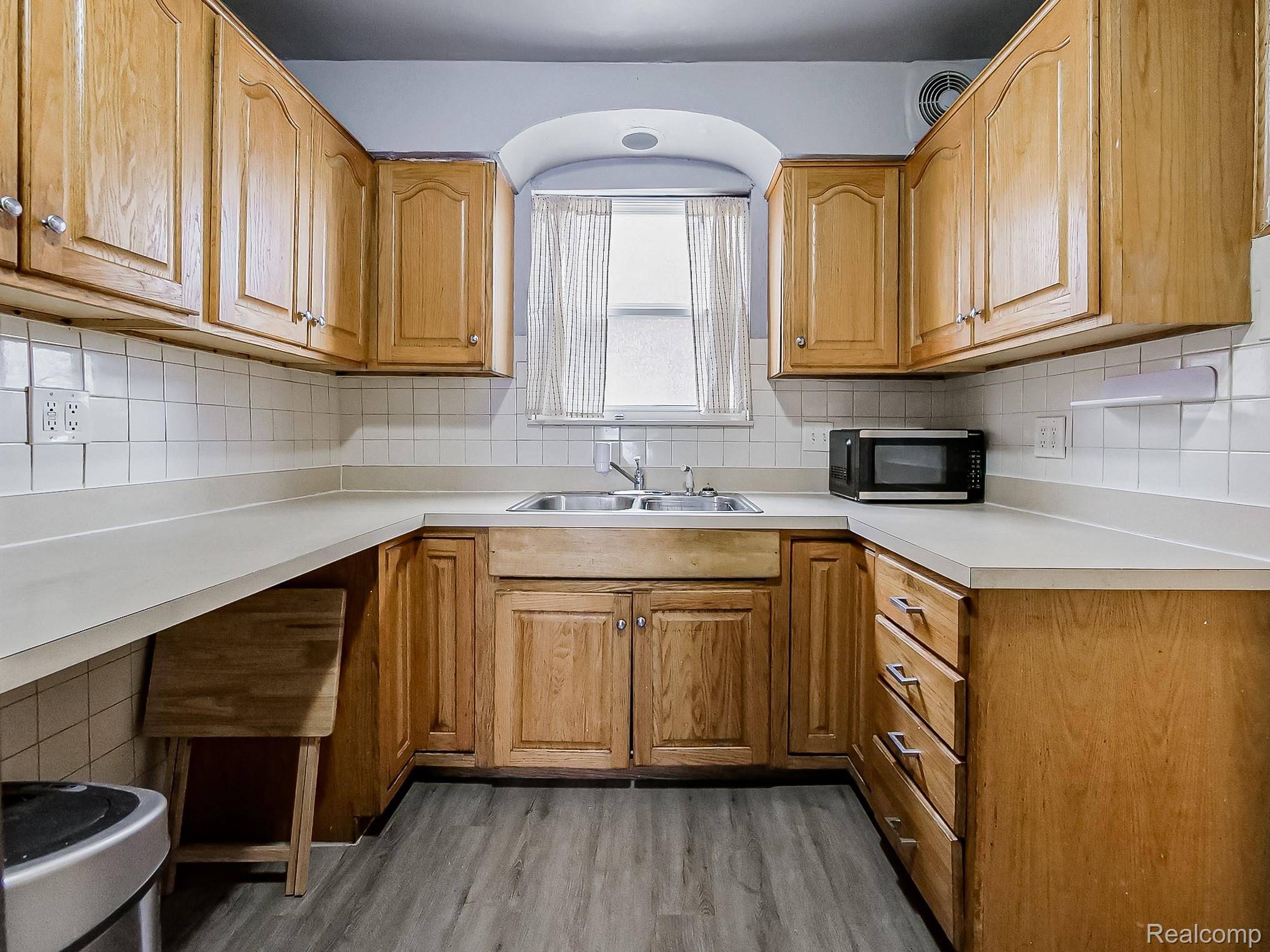 Detroit, MI 48227,14209 Asbury PARK