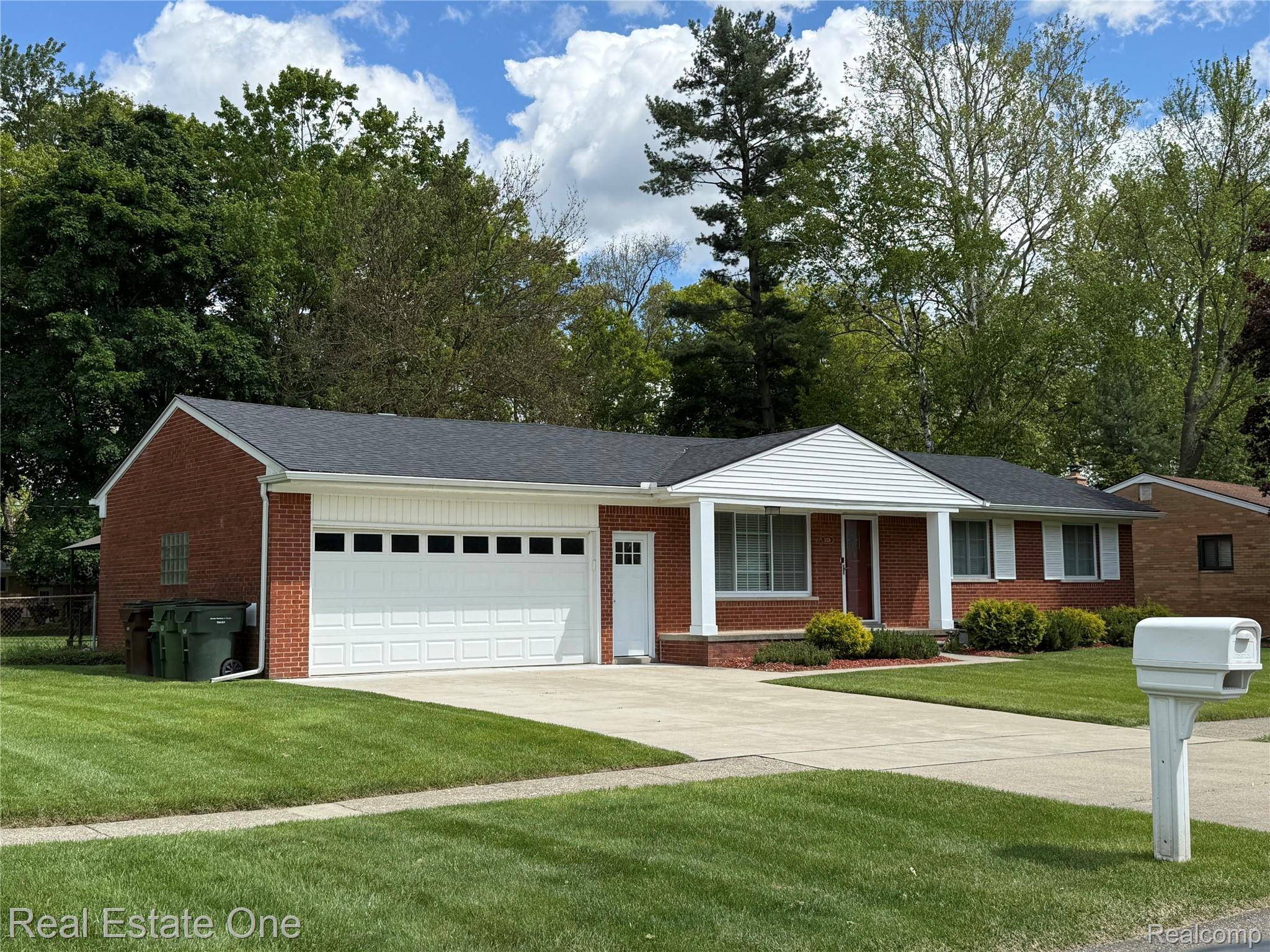 Shelby Twp, MI 48316,53216 Bruce Hill DR