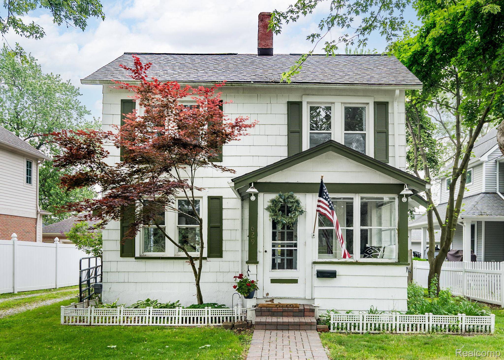 Rochester Hills, MI 48307,629 1st ST