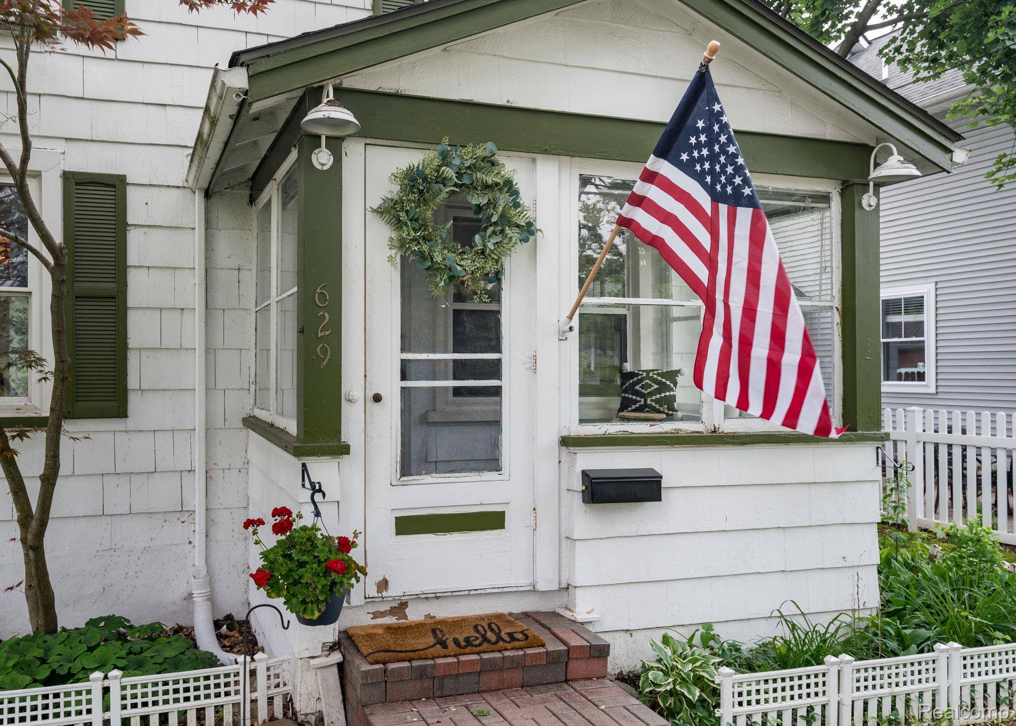 Rochester Hills, MI 48307,629 1st ST