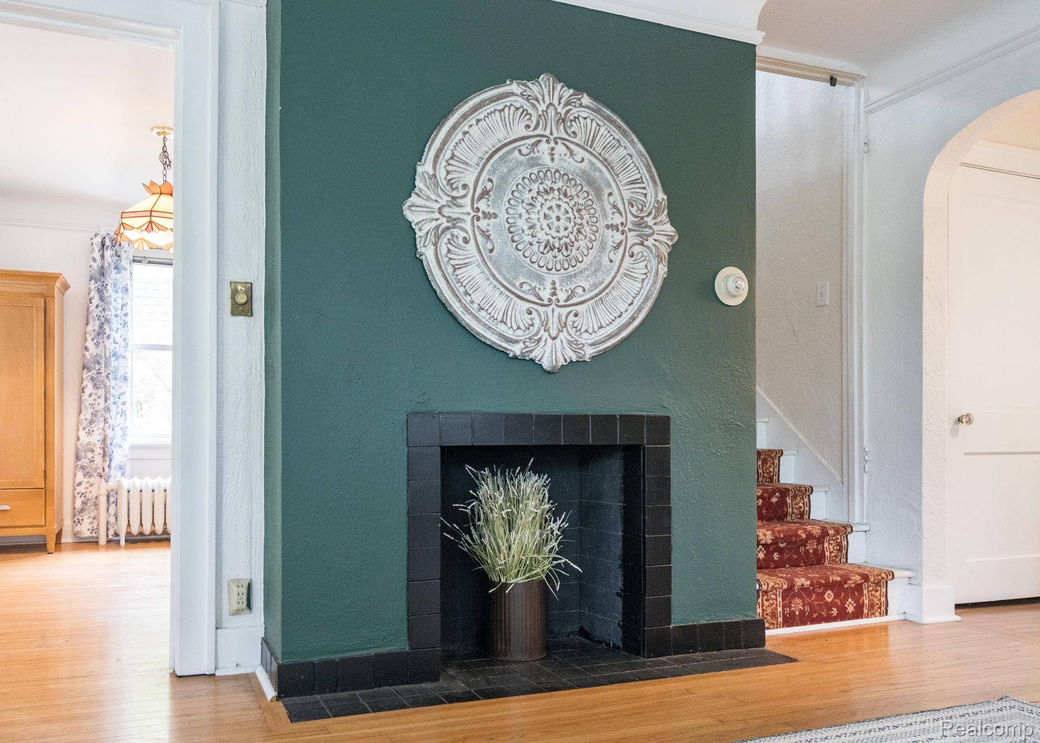 Rochester Hills, MI 48307,629 1st ST