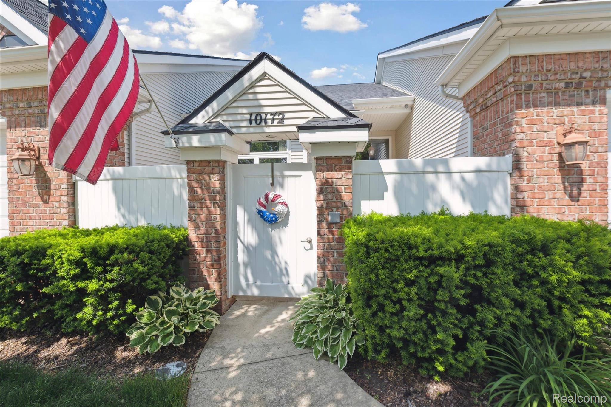 South Lyon, MI 48178,10172 Clarkshire CT