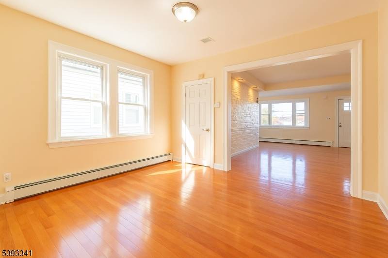 North Arlington Boro, NJ 07031,12 Bond Pl