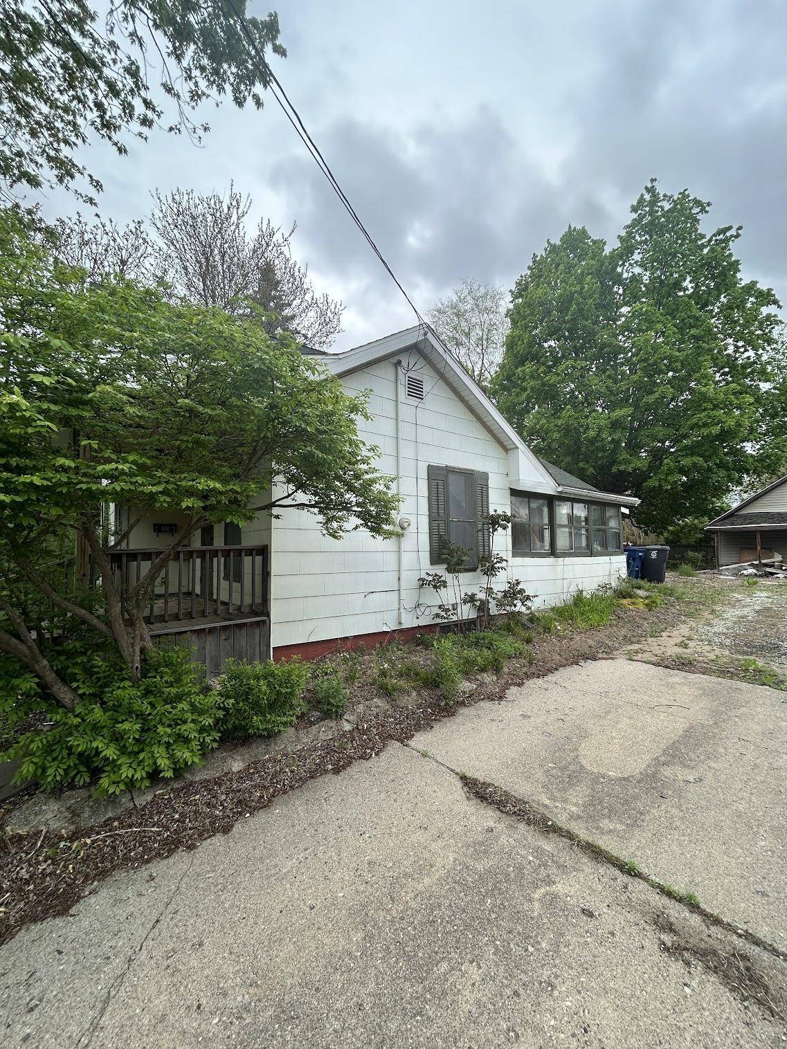 Flint, MI 48503,715 Avon ST