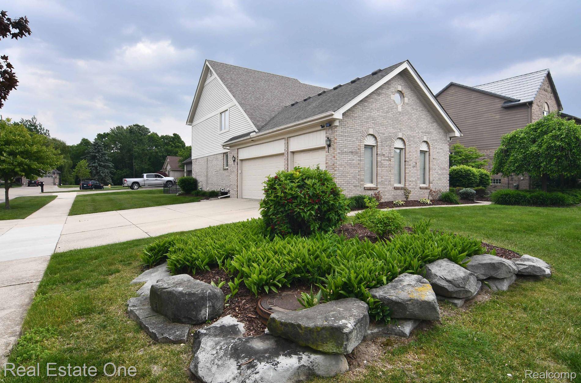 Clinton Township, MI 48038,42388 Shulock DR