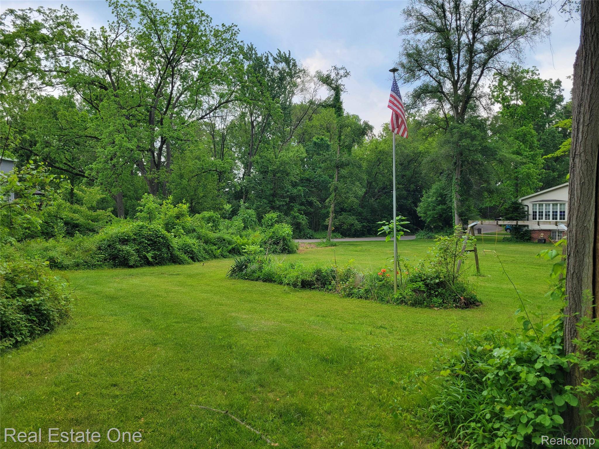 Wixom, MI 48393,2015 Lamella