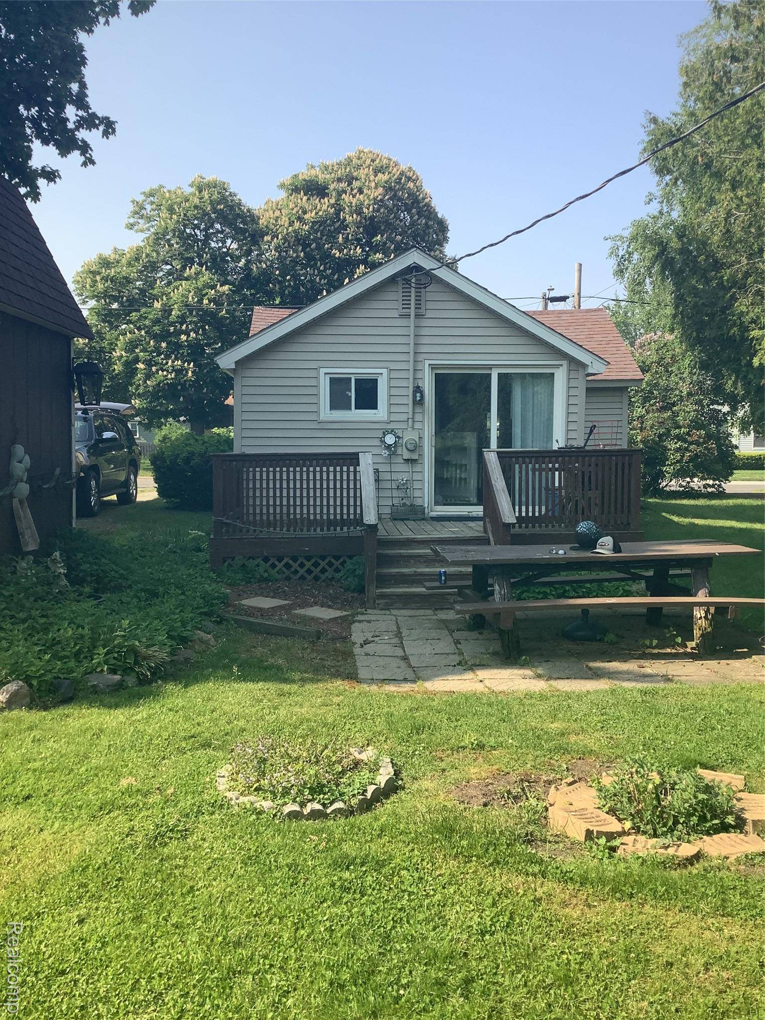 Harbor Beach, MI 48441,142 Bartlett ST