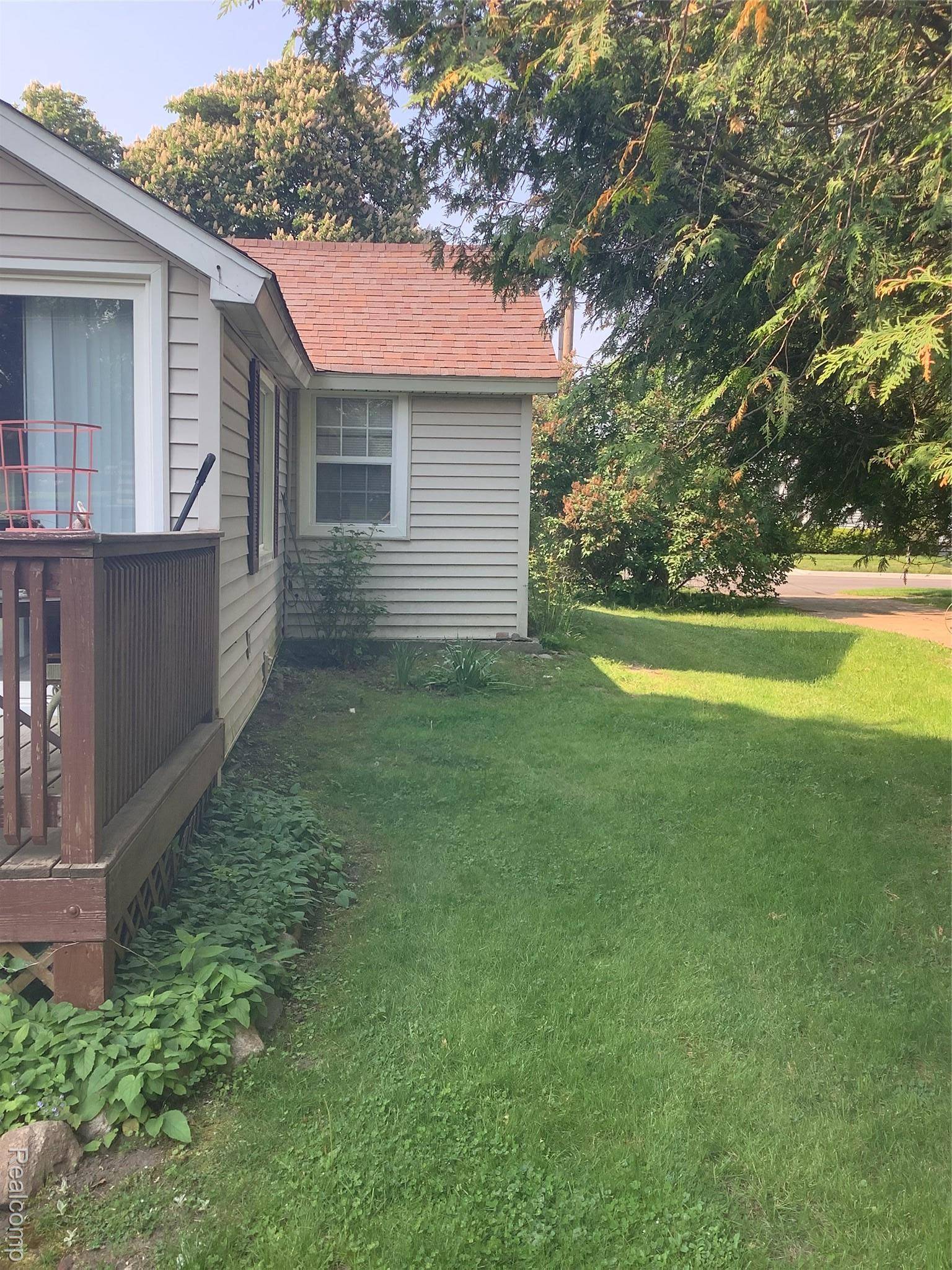 Harbor Beach, MI 48441,142 Bartlett ST