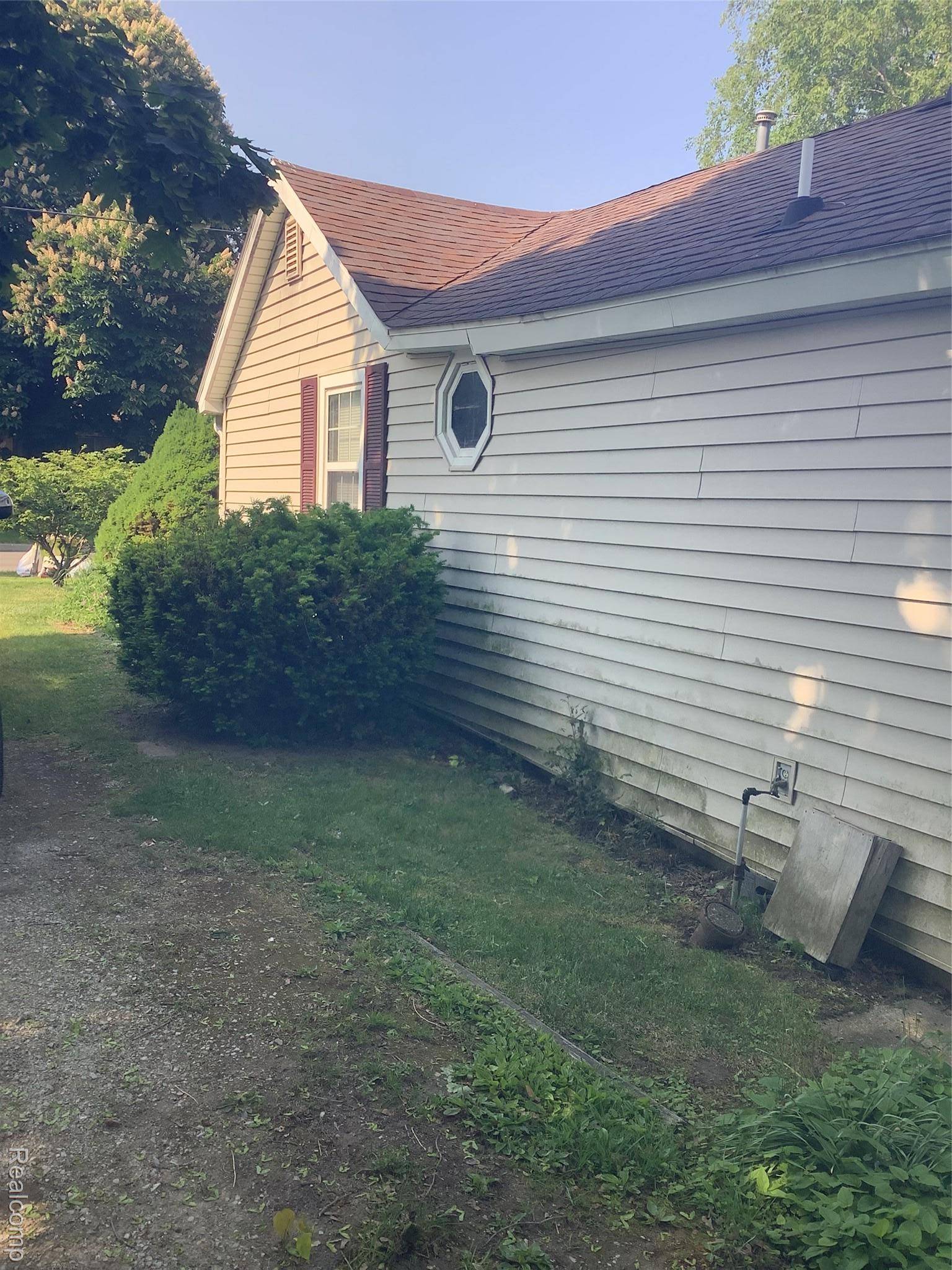 Harbor Beach, MI 48441,142 Bartlett ST