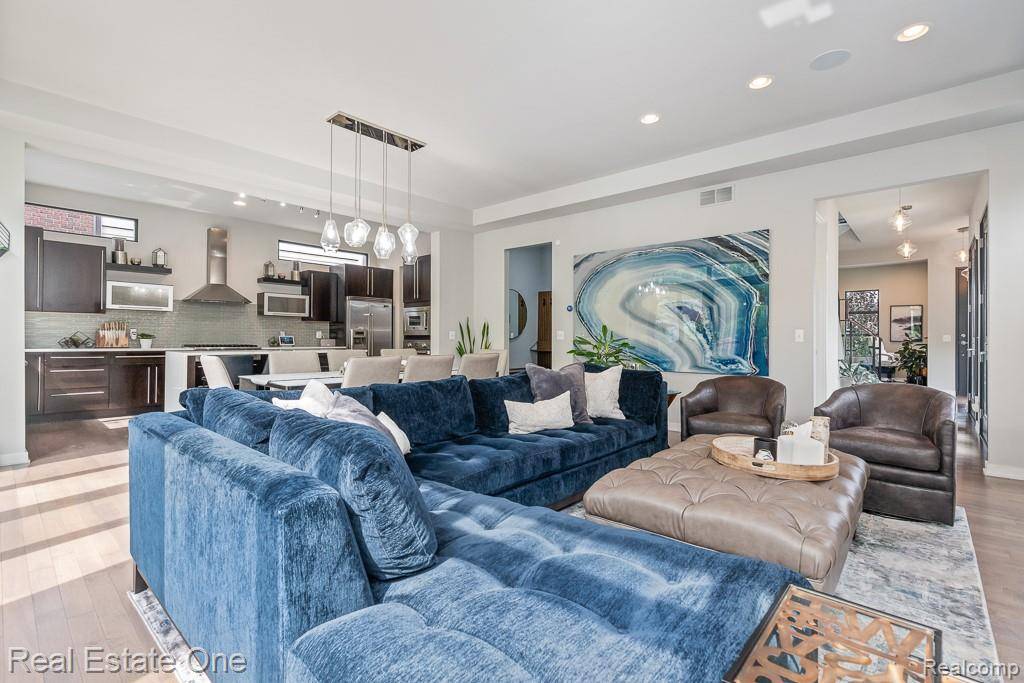 Rochester, MI 48307,864 Cumberland Rdg CT