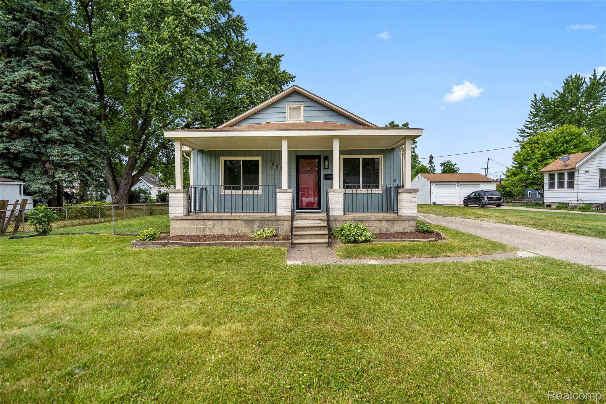 Warren, MI 48091,25801 Eureka DR