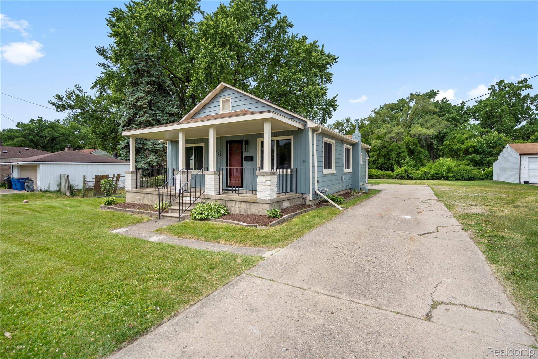 Warren, MI 48091,25801 Eureka DR