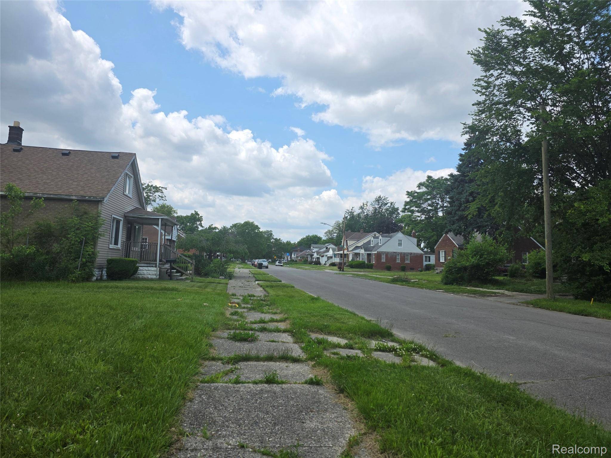 Detroit, MI 48205,12142 MINDEN ST