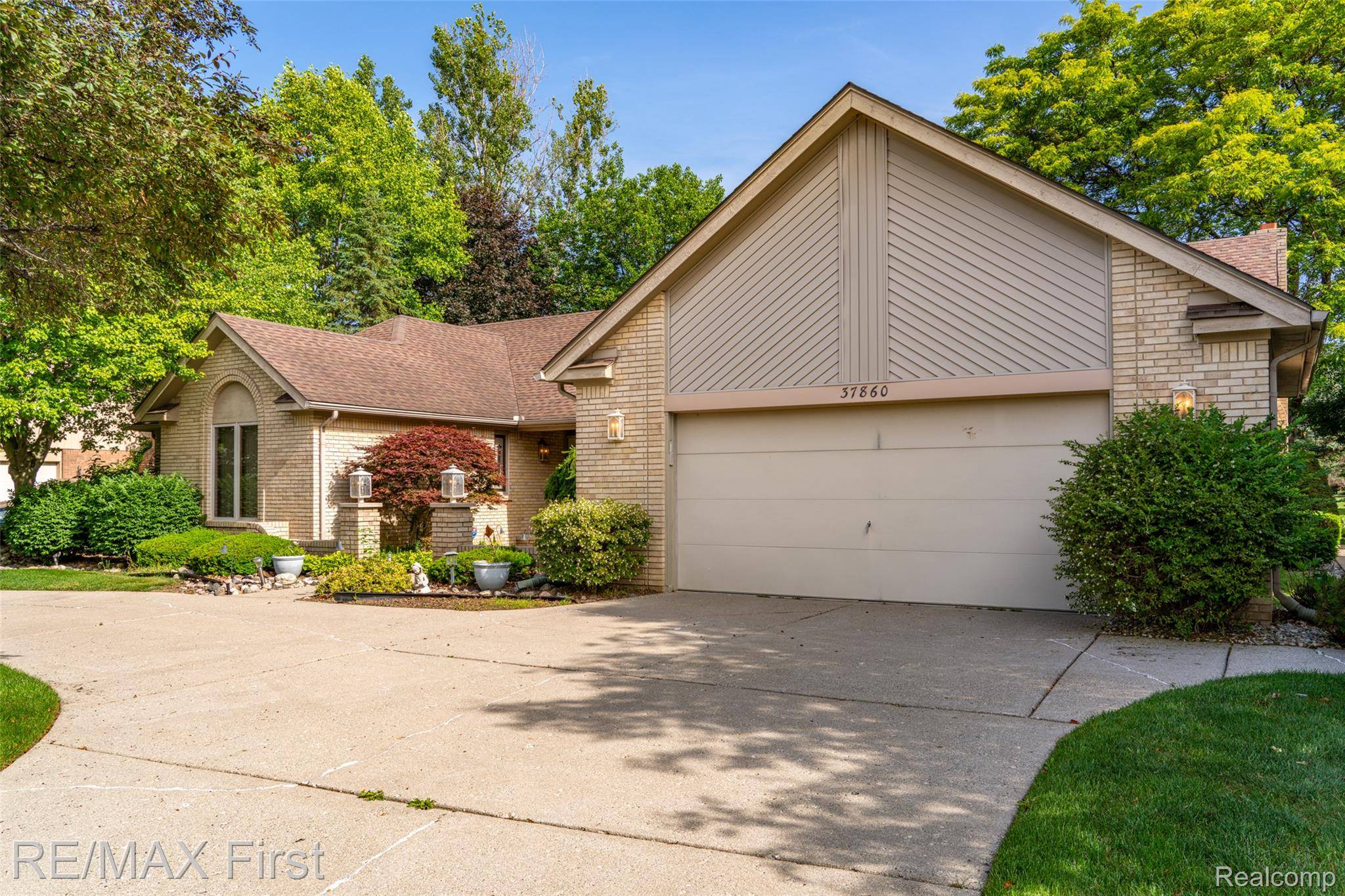 Farmington, MI 48335,37860 STABLEVIEW DR