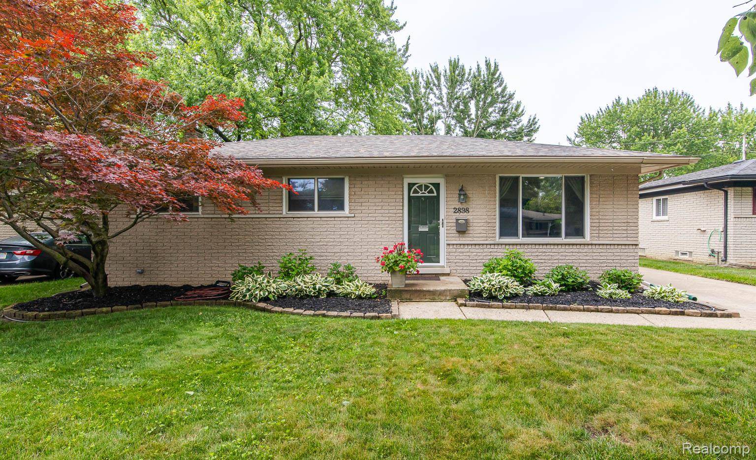 Troy, MI 48083,2898 Borden DR